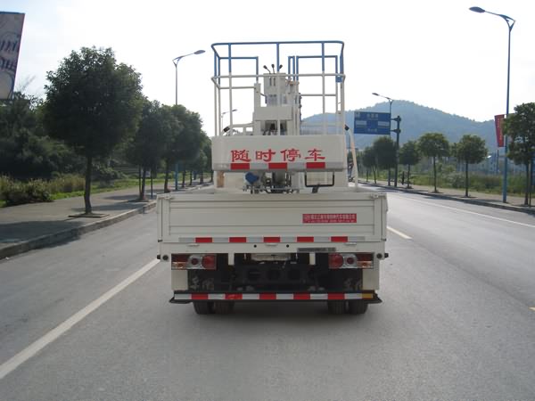 12米高空作業(yè)車(chē)尾部照片